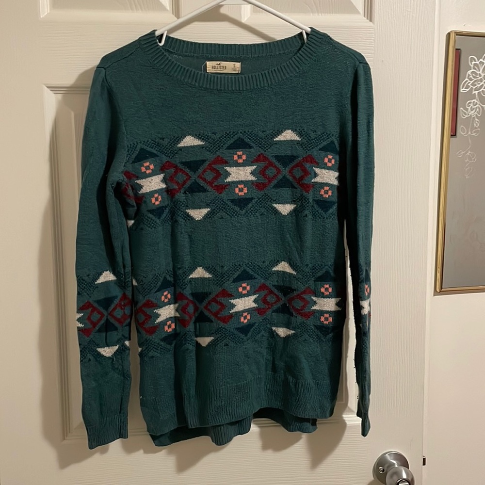 GUC Hollister Aztec print sweater Sz.sm 238